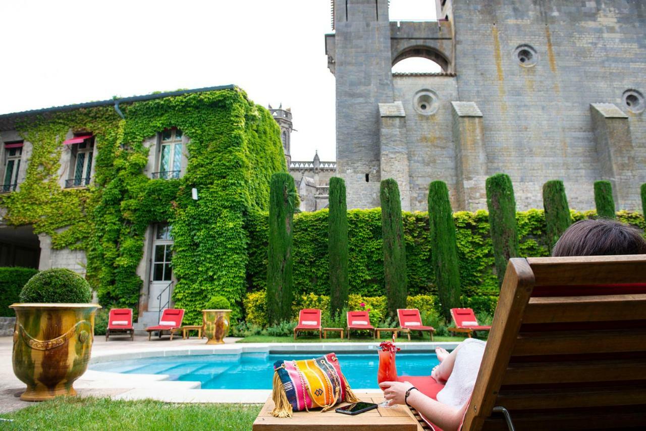 Hotel de la Cité&Spa MGallery Carcasona Exterior foto The swimming pool at the Château de Chaumont